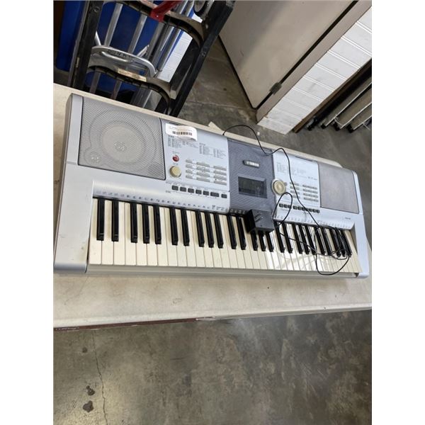 YAMAHA ELECTRIC KEYBOARD MODEL PSR-293 - WORKING