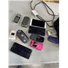 Image 2 : APEMAN PROJECTOR MODEL LC650 AND ASSORTED VINTAGE CELLPHONES