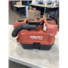 Image 1 : HILTI MINI SHOP VAC VC 75-A22 - WORKING