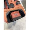 Image 2 : HILTI MINI SHOP VAC VC 75-A22 - WORKING