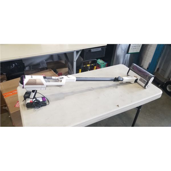 SHARK DETECT PRO CORDLESS STICK VACUUM WITH CHARGER WORKING