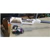 Image 4 : SHARK DETECT PRO CORDLESS STICK VACUUM WITH CHARGER WORKING