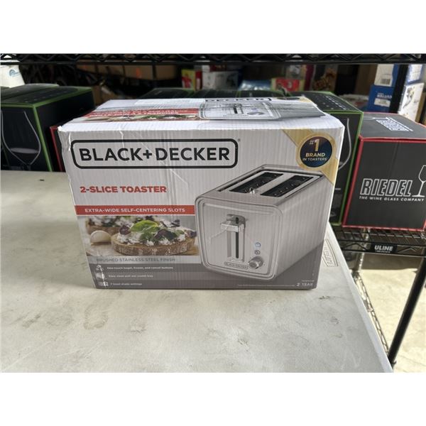 BLACK AND DECKER 2 SLICE TOASTER - TESTED WORKING