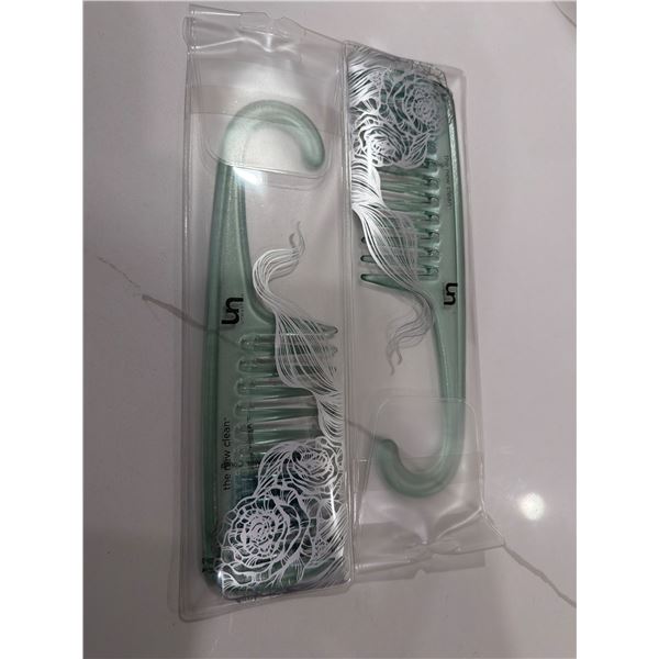The new clean unwashed Combs