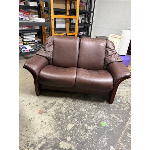 Stressless loveseat the backs recline