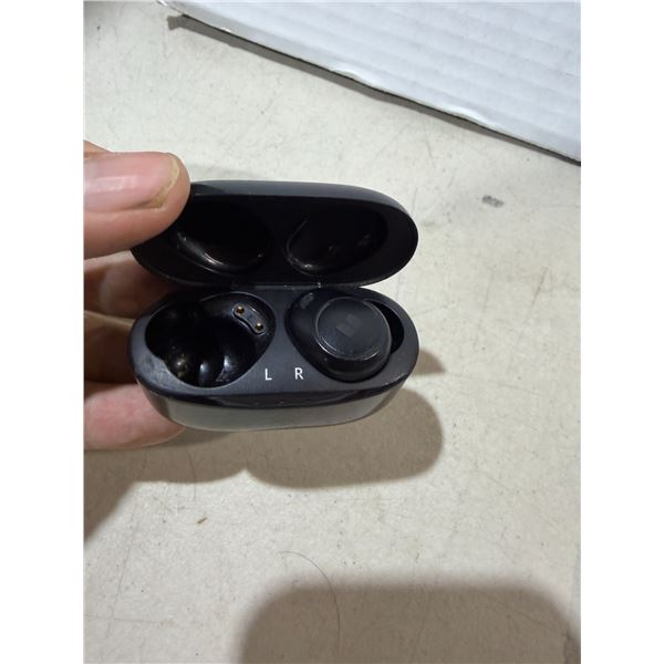 Monster earbuds case C/W right earbud