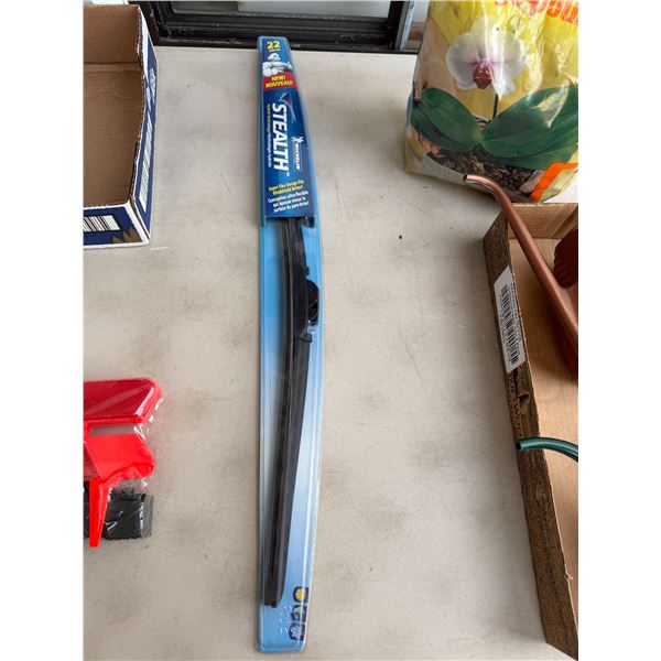 Stealth windshield wiper 22