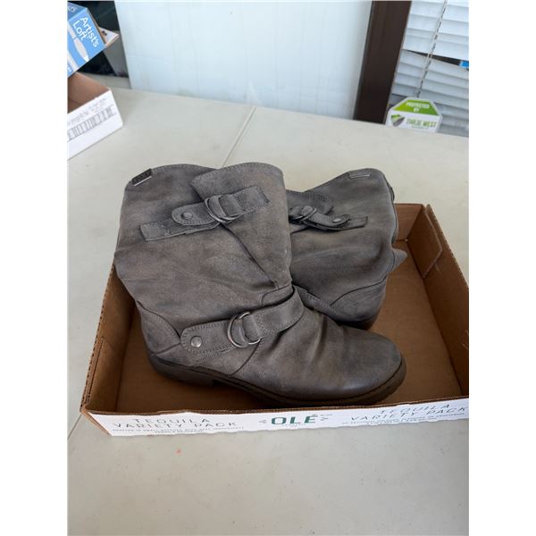Roxy boots size 7.5