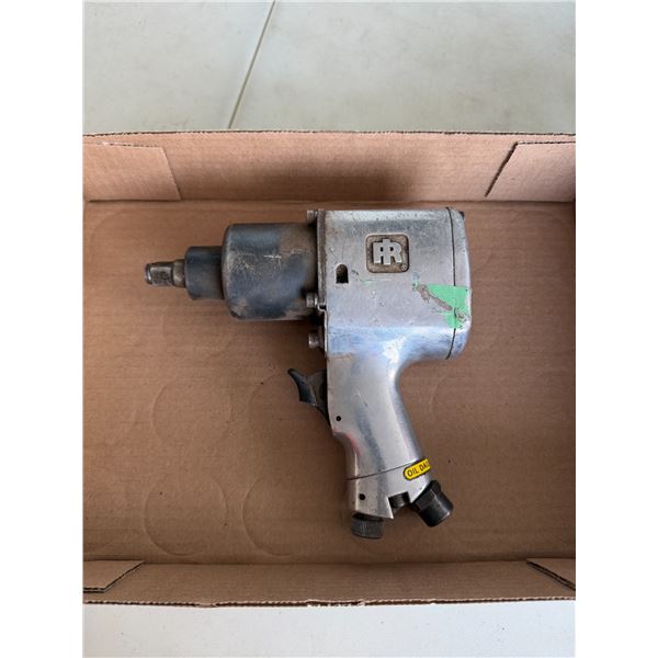 Air impact wrench