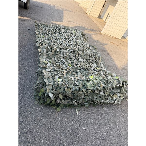 12 sheets of privacy screen 4' x 9 1/2 approximately