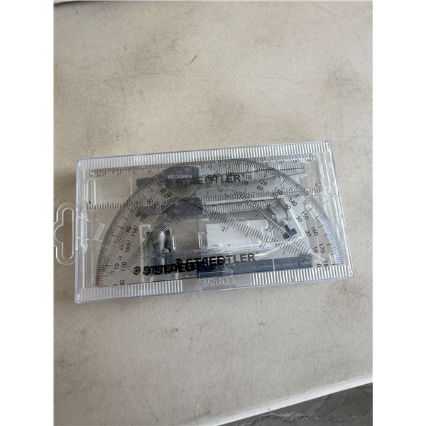 STAEDTLER protractor set