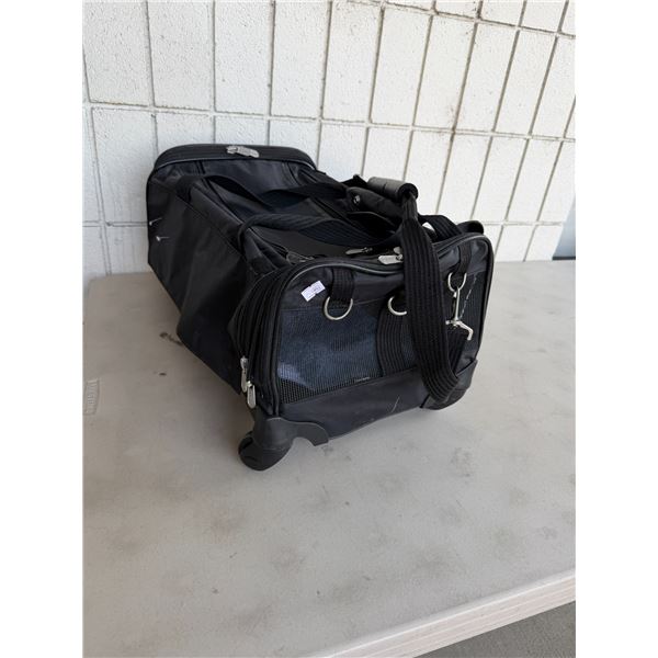Wheeled pet crate