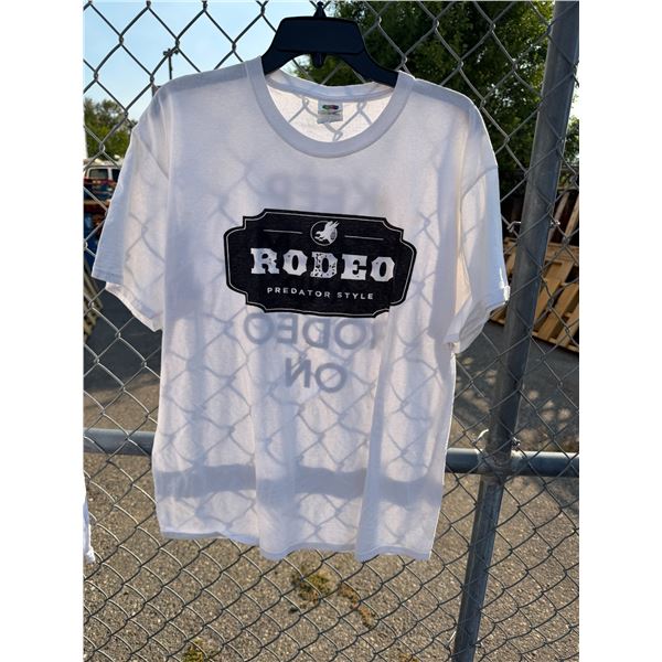 Rodeo predator style size large