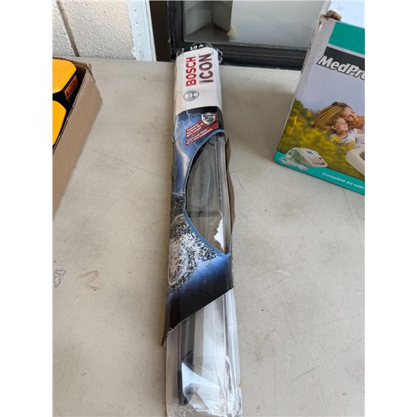 Bosch 18 inch windshield wiper