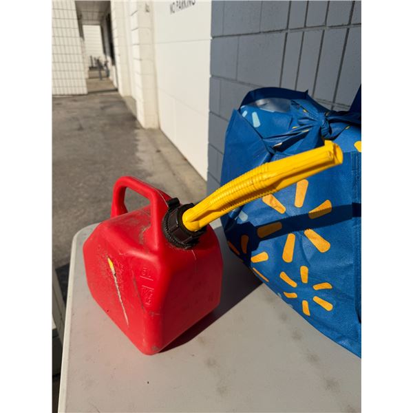 Fuel container