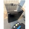 Image 1 : INSIGNI a mini fridge