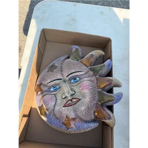 Sun/moon decor