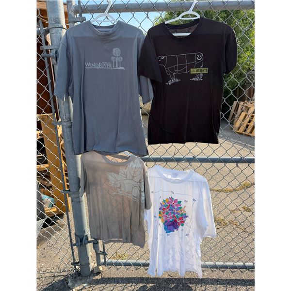 T-shirts size large