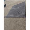 Image 1 : 10' x 8' area carpet