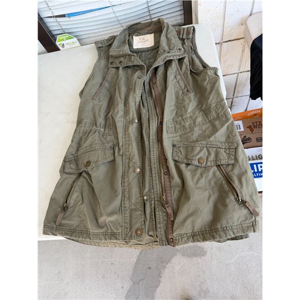 Ardene size XL