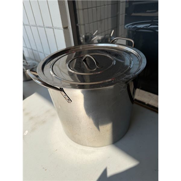 Stock pot