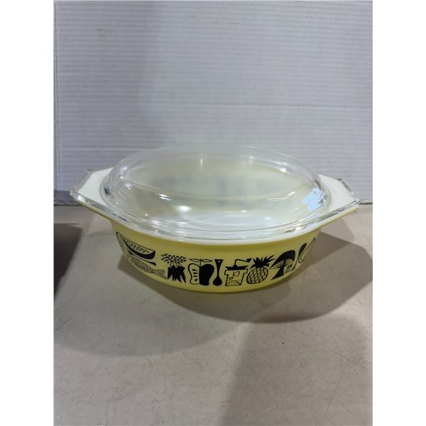Vintage Pyrex baking dish