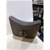 Image 1 : African headrest