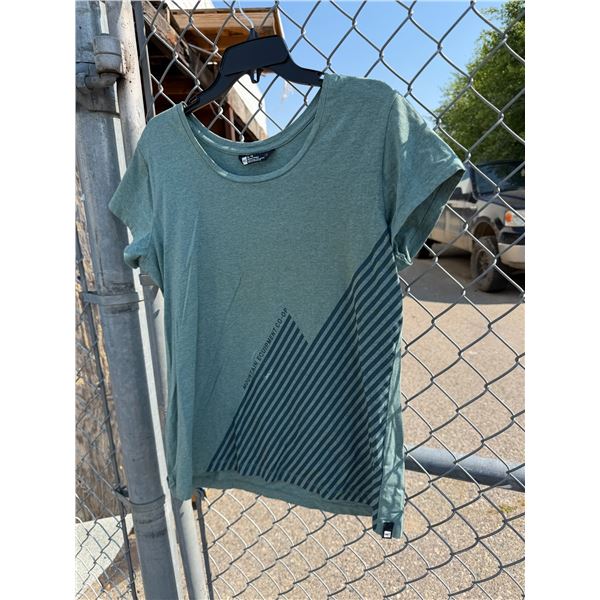 MEC size XL shirt