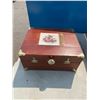 Image 1 : Lined box