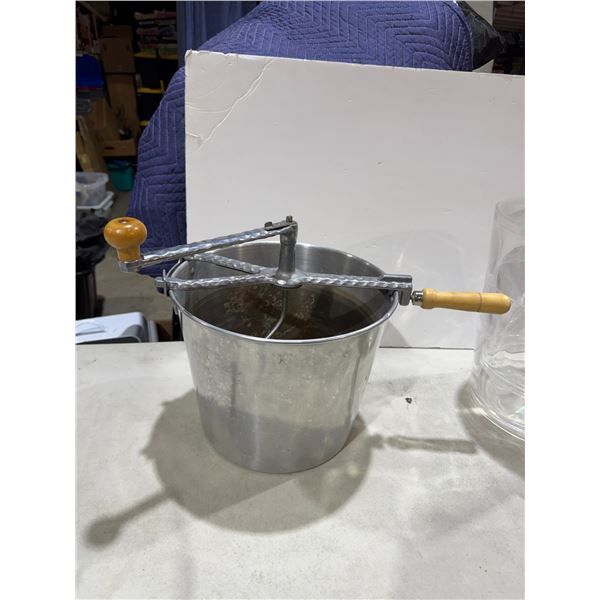 Mixing cooker pot
