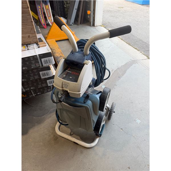 Polaris 9300 Pool Robot Cleaner w/ Caddy