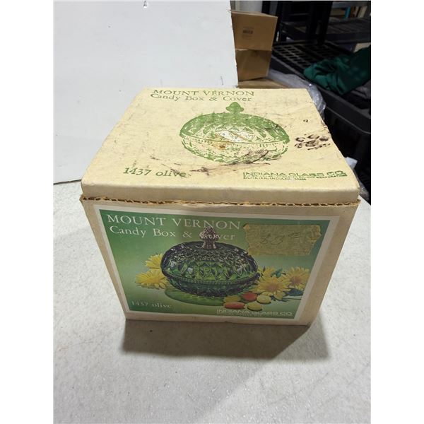 Mount Vernon candy box and cover