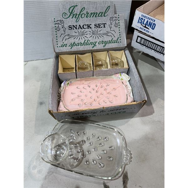 Informal snack set in sparkling crystal
