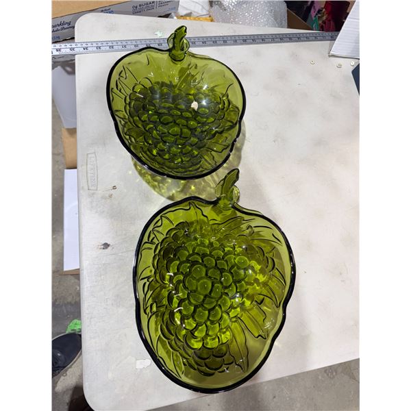 vintage Indiana Glass serving bowls in an olive or avocado green color