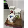 Image 1 : Canisters