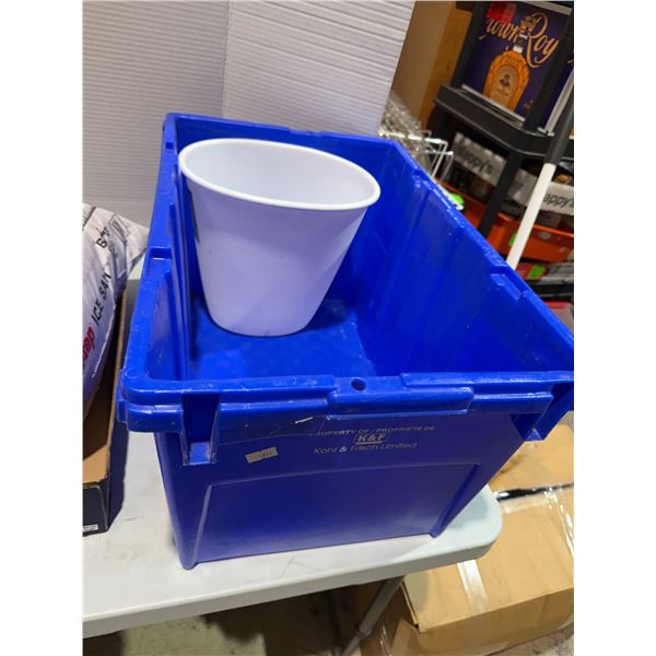 Recycle bin and garbage can