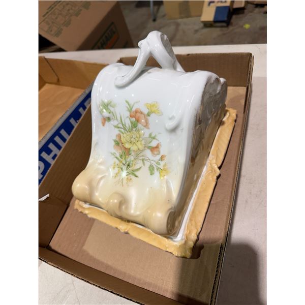 Covered serving tray