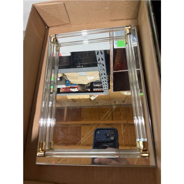 Mirrored tray