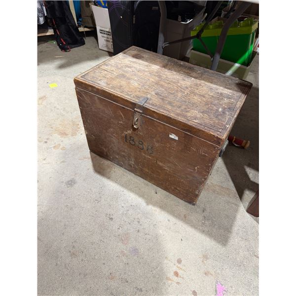 Wood chest 24" x 16" x 16 1/2" tall
