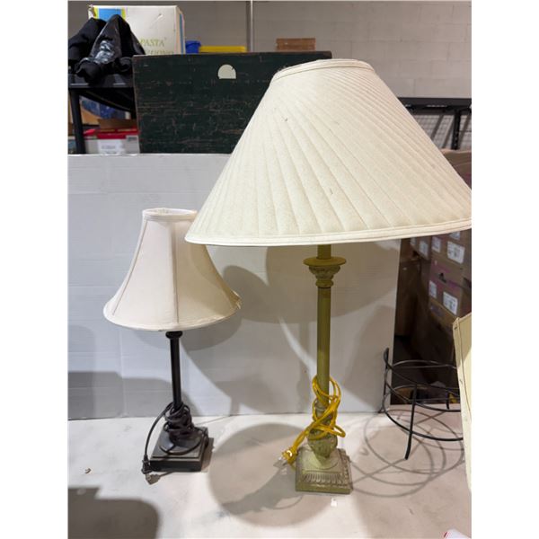 2 lamps