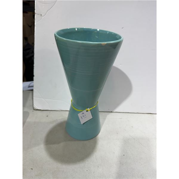 McCoy pottery harmony, large vase cracked