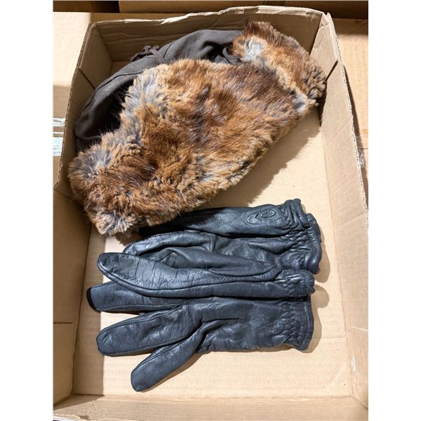 Hat and gloves