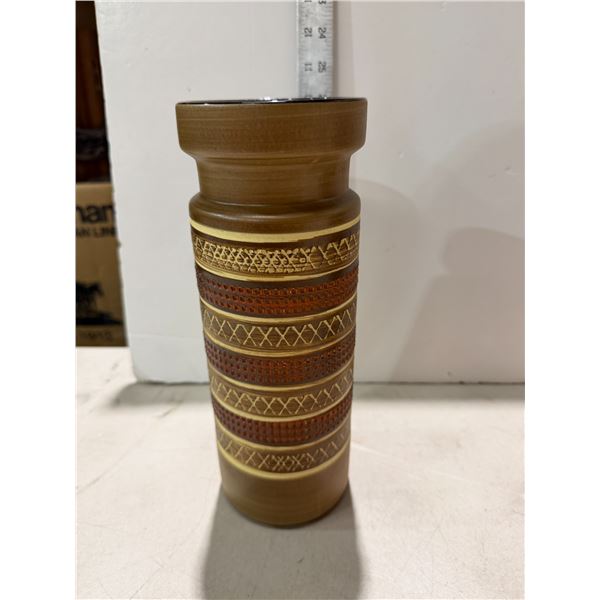 German vase slightly cracked to see pictures