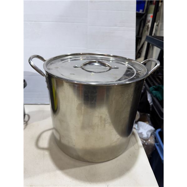 Stock pot