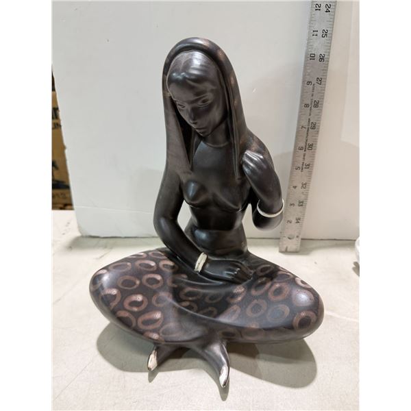 Figurine