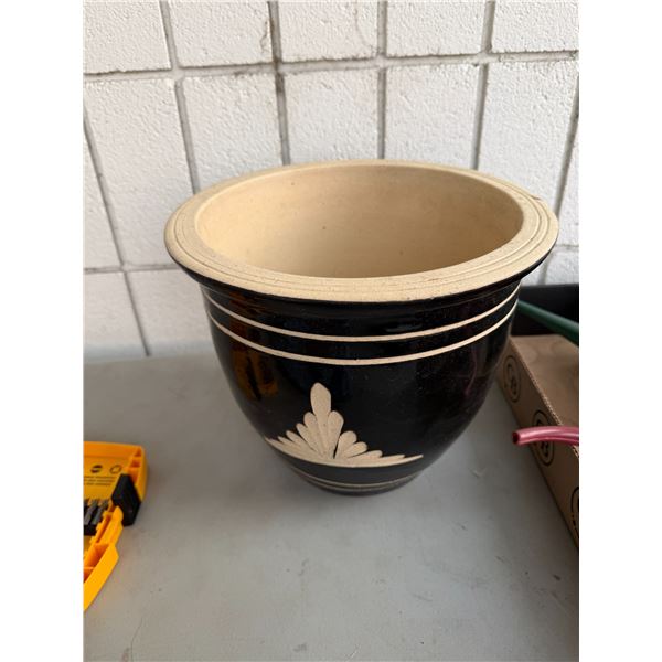 Plant pot