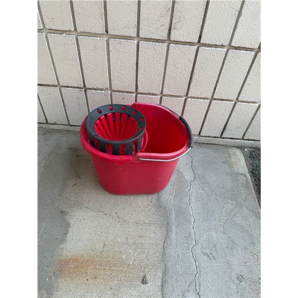 Mop bucket