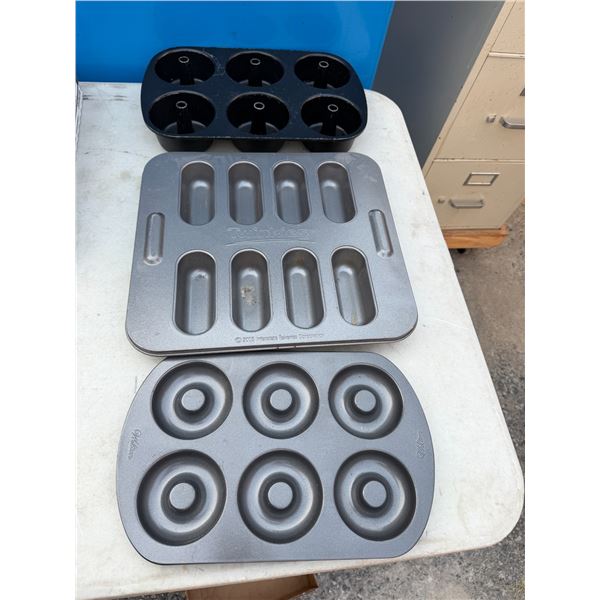 Baking pans