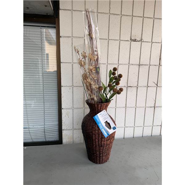 UBERHAUS vase with floral decor