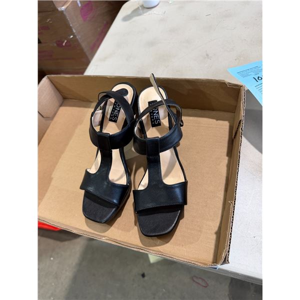 Jones, New York shoes size 7?